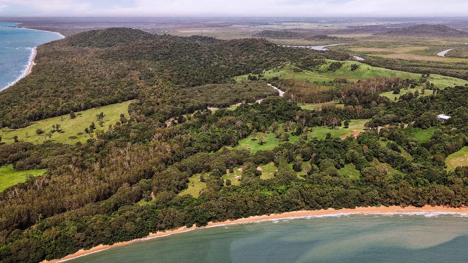 The Headland estate from the air, the twelve cleared sites on the point above the bay