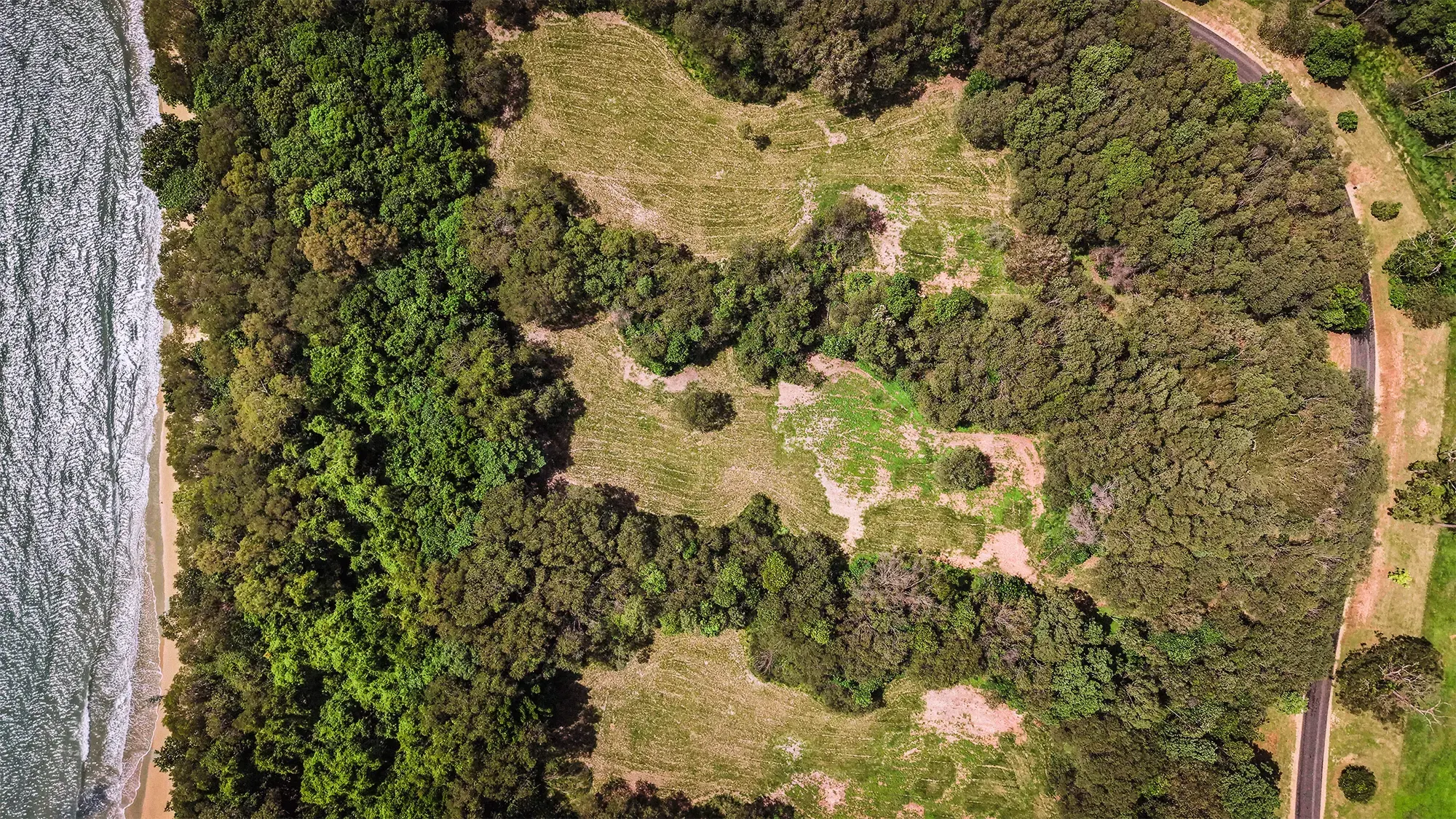 Lot 20 from directly above, the surveyed boundary drawn over the clean plan aerial