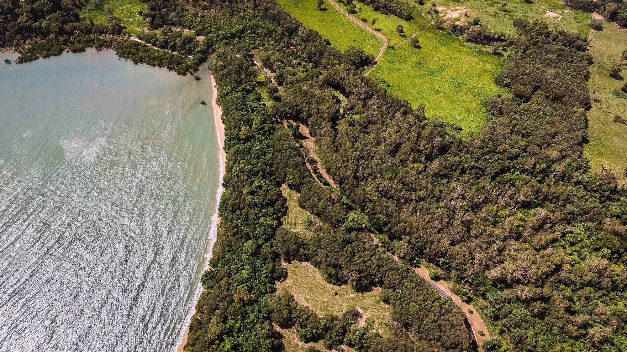 Lot 22 from directly above, the surveyed boundary drawn over the clean plan aerial